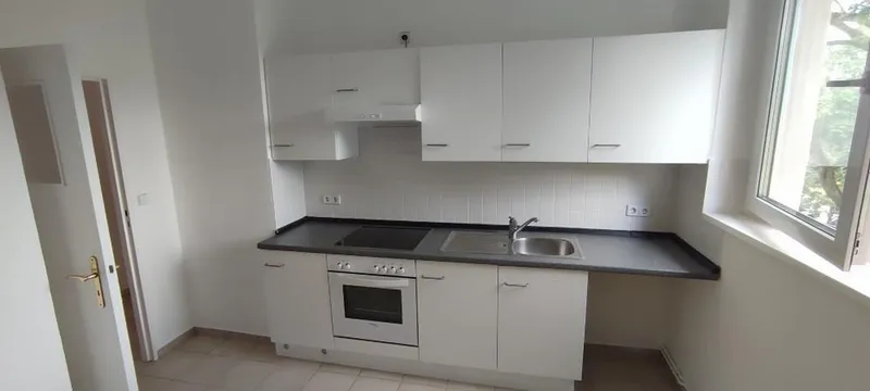 Helle 2-Zimmer-Wohnung im 2. OG mit Balkon in zentraler Lage von Berlin-Lankwitz — photo 1